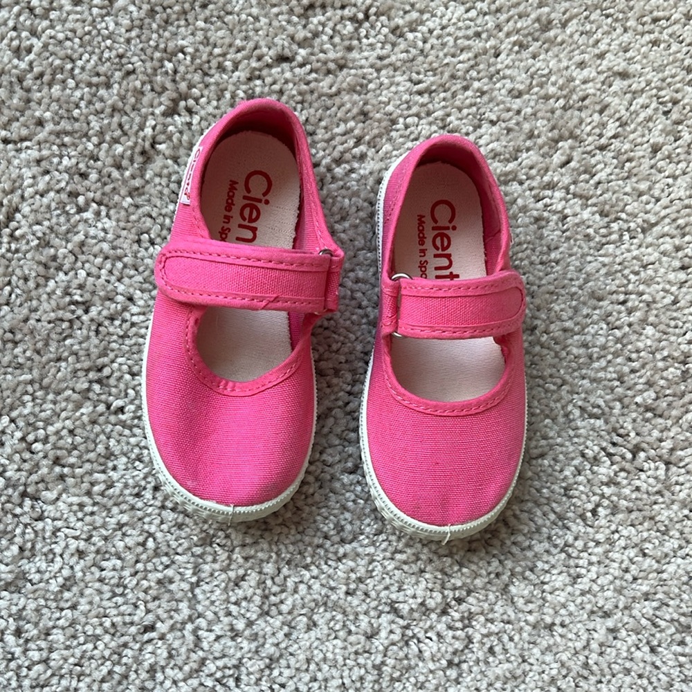 Cienta made in Spain Size 22c Velcro adjustable strap canvas shoes